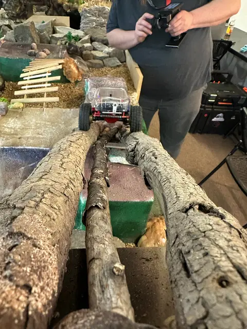 Micro RC crawler competition photo 6