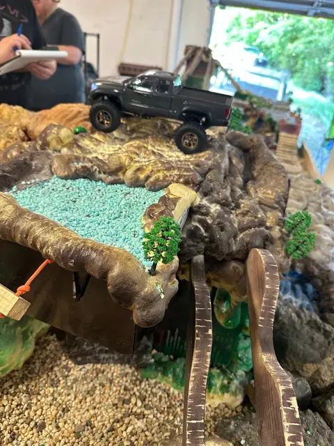 Micro RC crawler competition photo 8
